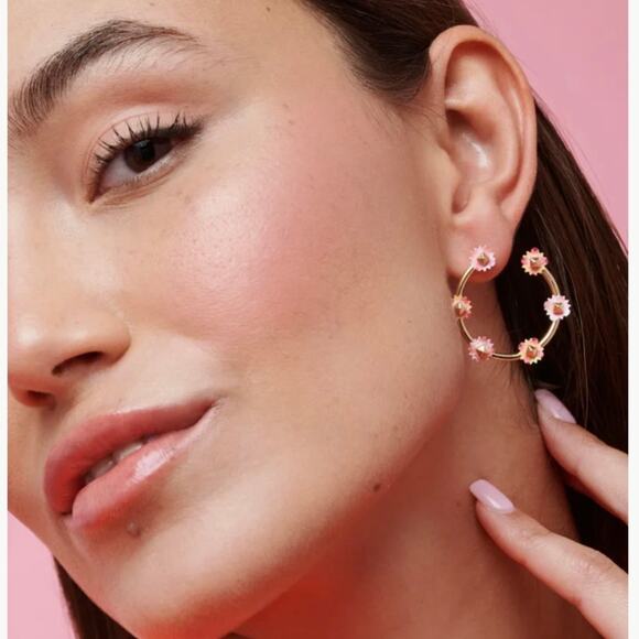 NWT! Kendra Scott Deliah Gold Open Frame Hoops in Pink Mix - Picture 4 of 6